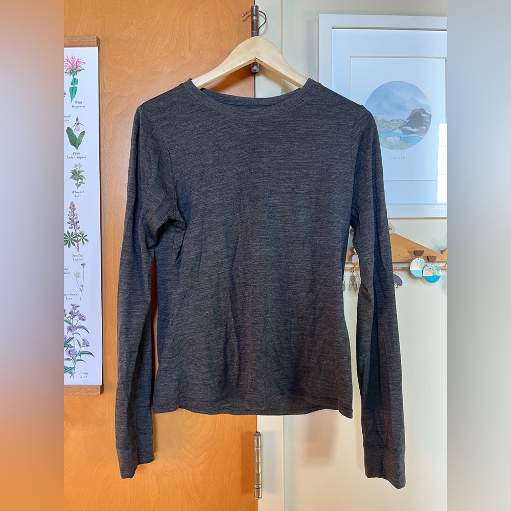 Outdoor Voices Women’s merino wool long sleeve shirt - charcoal - size L